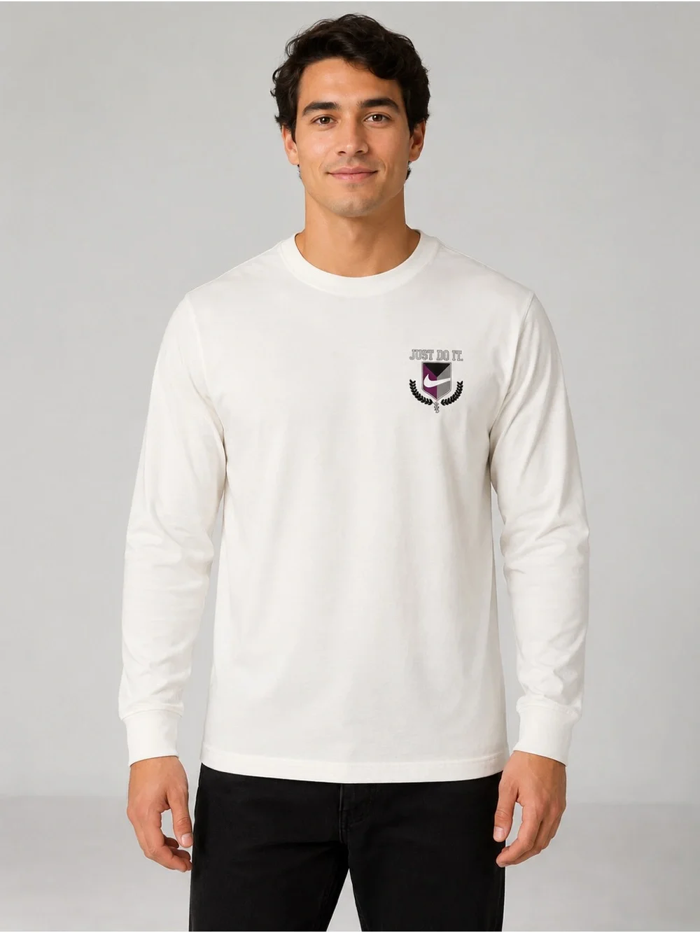 NWT Nike Just Do It Crest Long Sleeve T-Shirt White Men’s M